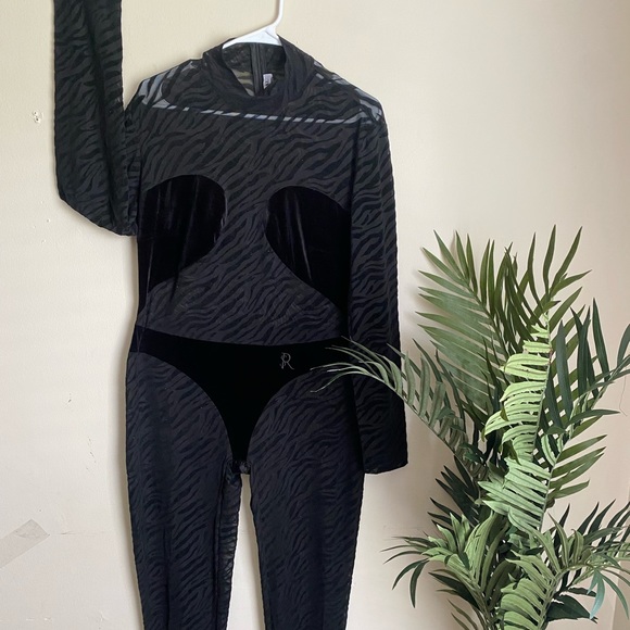 Gsuwoo Jumpsuit (Sexy see through) - Picture 2 of 4